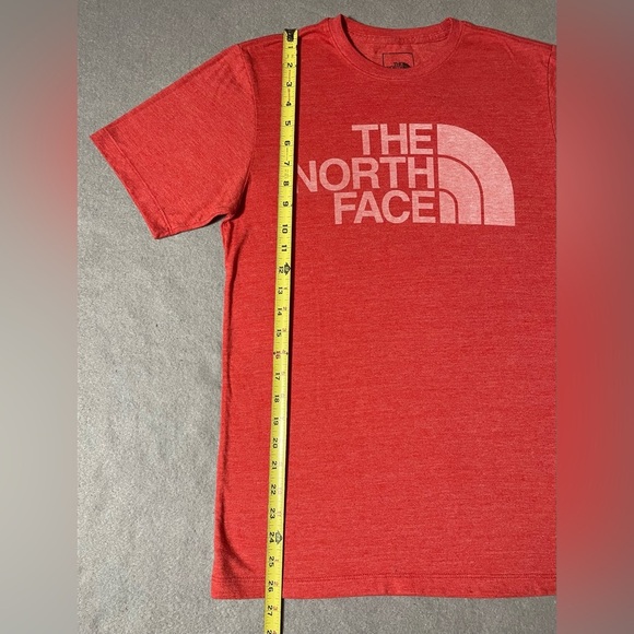 The North Face Men’s T-Shirt Small Red Short Sleeve Logo Tee Outdoor Casua - Picture 4 of 6